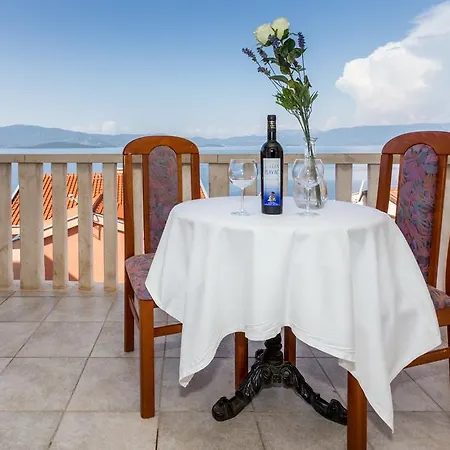 Bili Guest house Komarna